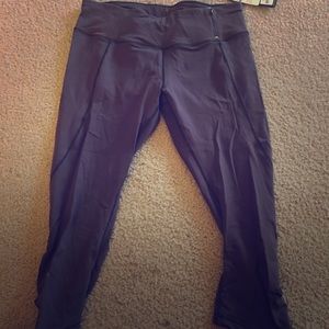 Calia by Carrie Underwood Capri workout pants